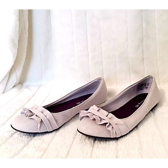 AEO NWOT Lavender Ruffled Fabric Ballet Slippers - Picture 2 of 8